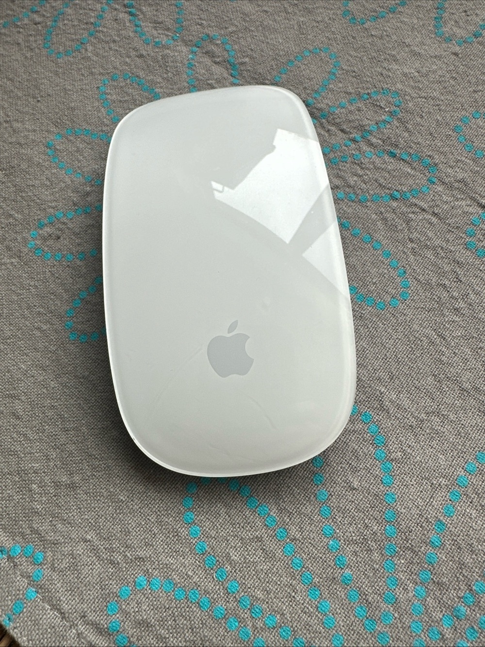 Apple Magic Mouse 2 Silver White Wireless Bluetooth Mac Rechargeable A1657 Clean